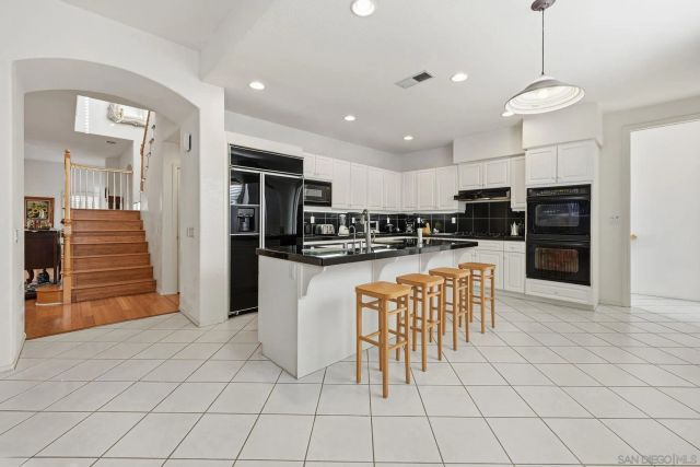 8010 Gilman, La Jolla, CA 92037