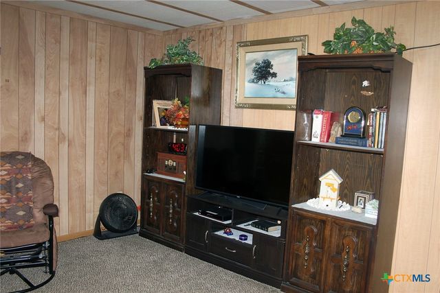 224 Sides Lane, Lockhart, TX 78644