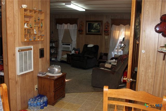 224 Sides Lane, Lockhart, TX 78644