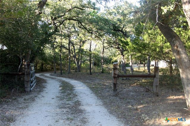 224 Sides Lane, Lockhart, TX 78644