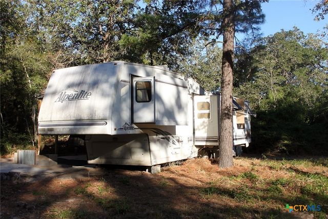 224 Sides Lane, Lockhart, TX 78644