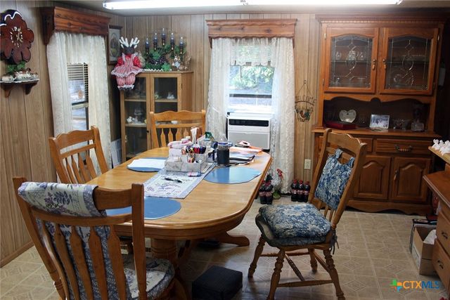 224 Sides Lane, Lockhart, TX 78644