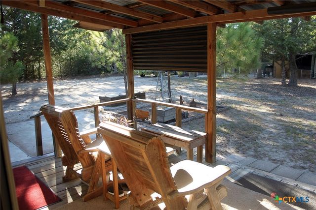 224 Sides Lane, Lockhart, TX 78644