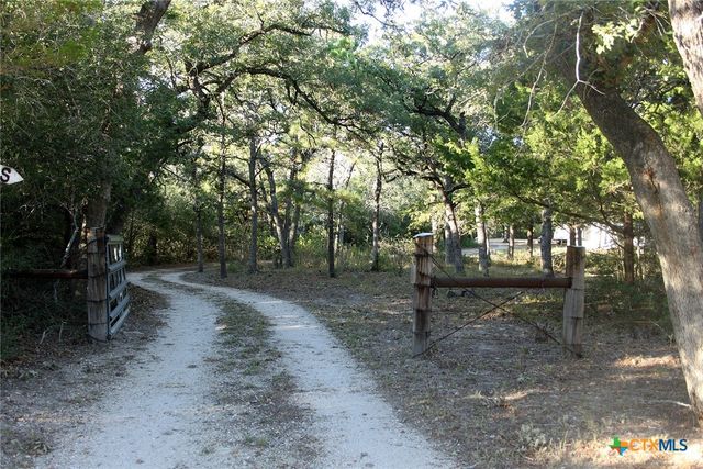 224 Sides Lane, Lockhart, TX 78644