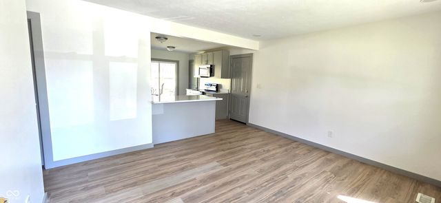 8421 Banyan Lane, Indianapolis, IN 46237