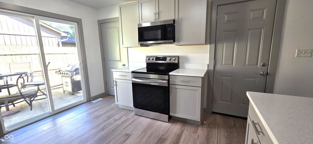 8421 Banyan Lane, Indianapolis, IN 46237
