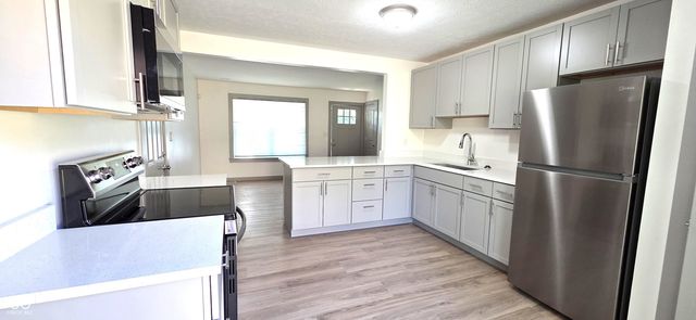 8421 Banyan Lane, Indianapolis, IN 46237