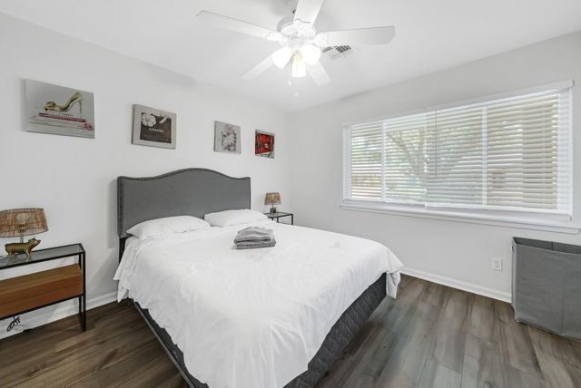 5474 Imogene Street, Houston, TX 77096