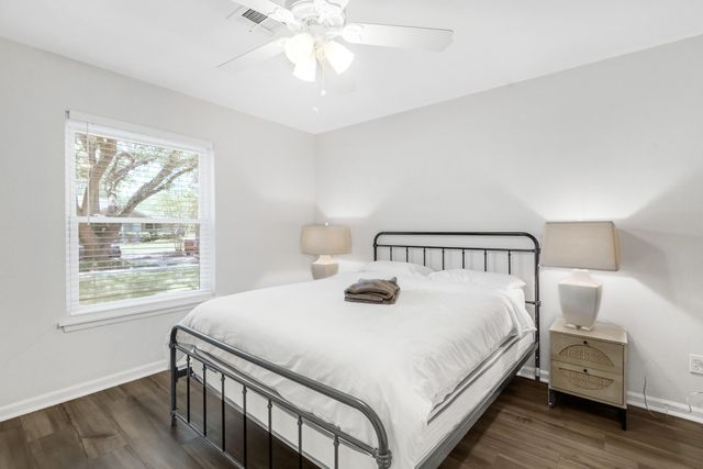 5474 Imogene Street, Houston, TX 77096