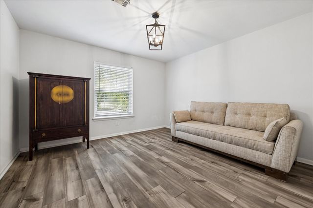 5474 Imogene Street, Houston, TX 77096