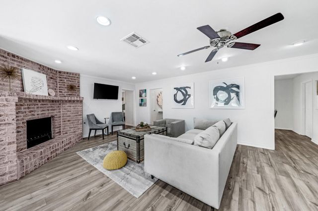 5474 Imogene Street, Houston, TX 77096