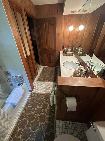 1716 W Benson Road, Benton Harbor, MI 49022