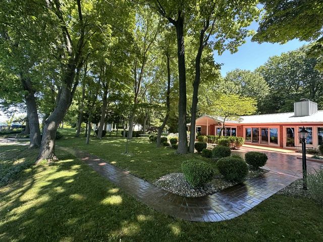 1716 W Benson Road, Benton Harbor, MI 49022