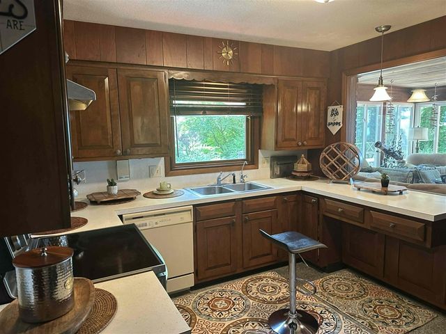 1716 W Benson Road, Benton Harbor, MI 49022