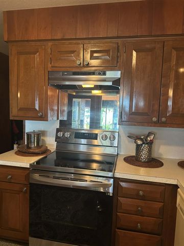 1716 W Benson Road, Benton Harbor, MI 49022