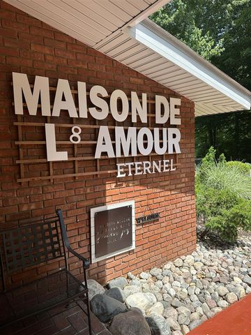 1716 W Benson Road, Benton Harbor, MI 49022