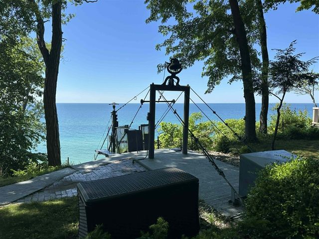 1716 W Benson Road, Benton Harbor, MI 49022