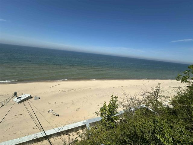 1716 W Benson Road, Benton Harbor, MI 49022