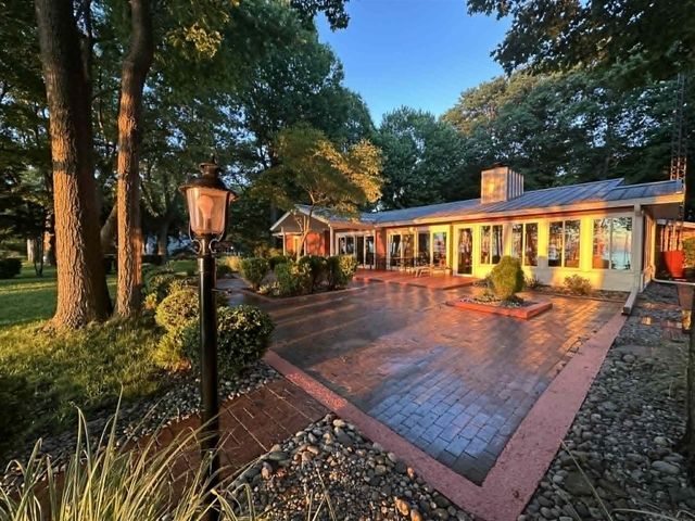 1716 W Benson Road, Benton Harbor, MI 49022