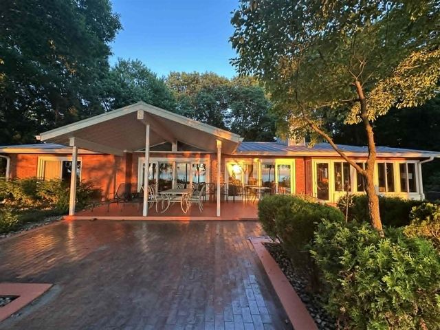 1716 W Benson Road, Benton Harbor, MI 49022