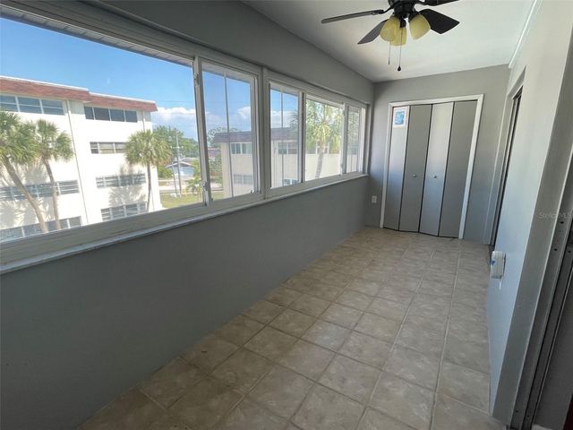 208 NE MONROE CIRCLE N 307, St Petersburg, FL 33702