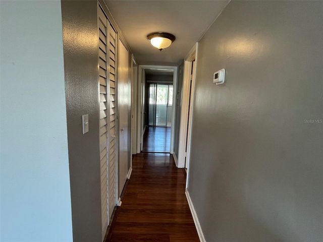 208 NE MONROE CIRCLE N 307, St Petersburg, FL 33702