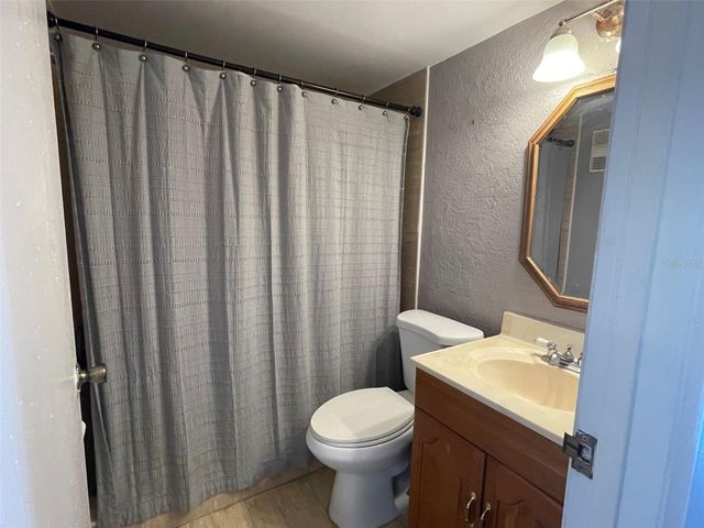 208 NE MONROE CIRCLE N 307, St Petersburg, FL 33702
