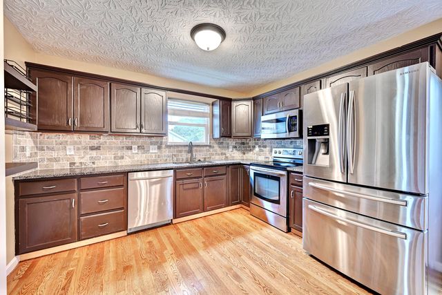 415 Claiborne Drive, Dry Ridge, KY 41035