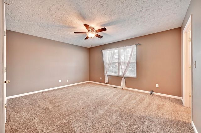 415 Claiborne Drive, Dry Ridge, KY 41035