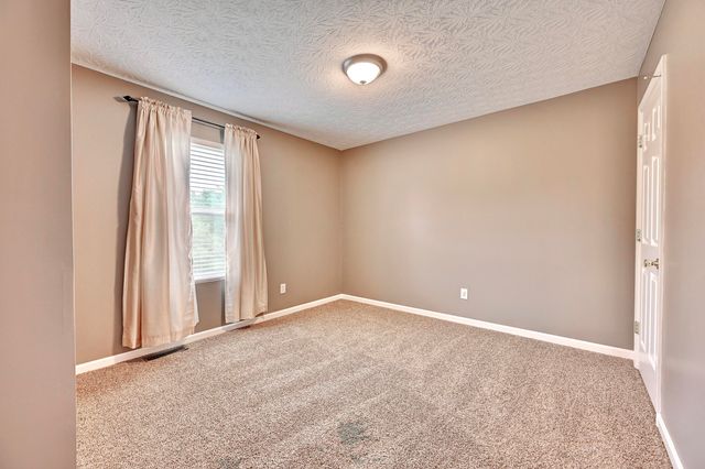 415 Claiborne Drive, Dry Ridge, KY 41035