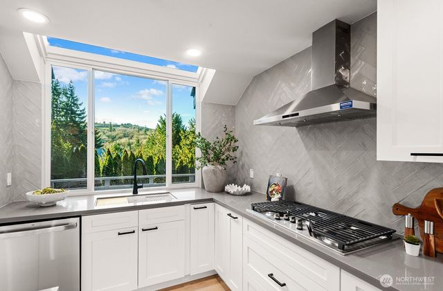 6512 150th Place SE, Bellevue, WA 98006