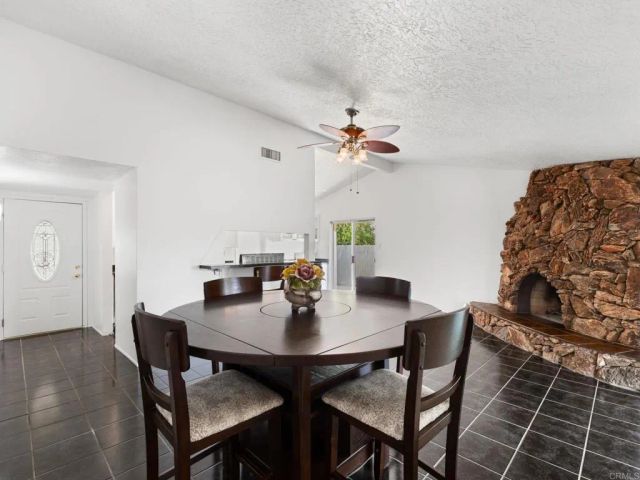 811 Earth Drive, Vista, CA 92083