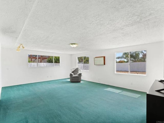 811 Earth Drive, Vista, CA 92083