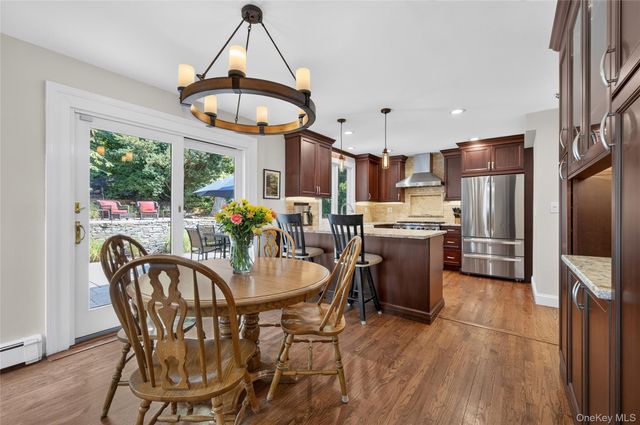 73 Maple Place, Huntington, NY 11743