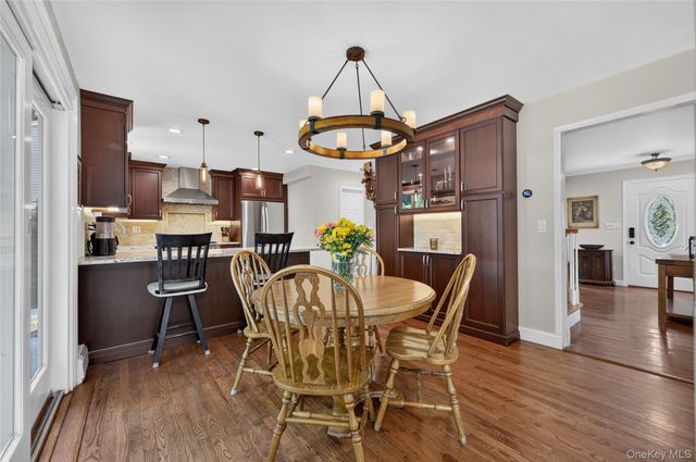 73 Maple Place, Huntington, NY 11743