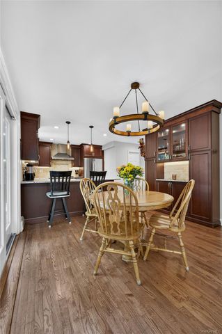 73 Maple Place, Huntington, NY 11743