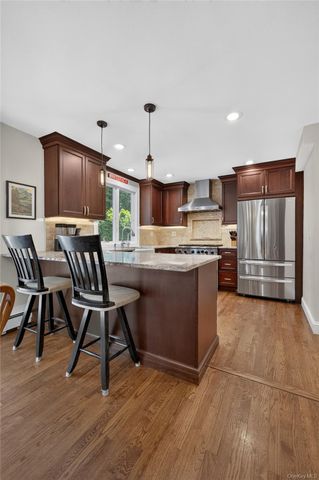 73 Maple Place, Huntington, NY 11743