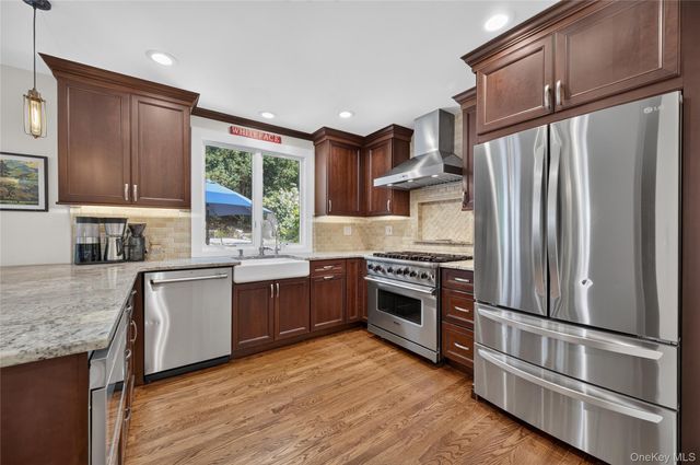 73 Maple Place, Huntington, NY 11743
