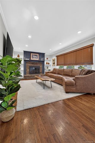 73 Maple Place, Huntington, NY 11743