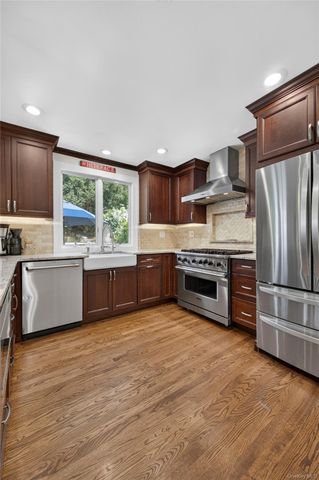 73 Maple Place, Huntington, NY 11743
