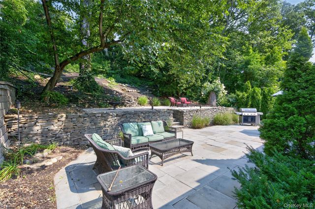 73 Maple Place, Huntington, NY 11743