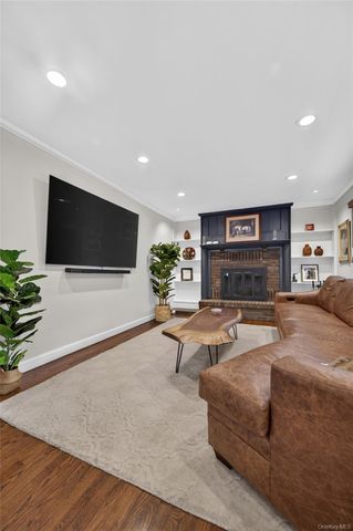 73 Maple Place, Huntington, NY 11743
