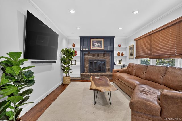 73 Maple Place, Huntington, NY 11743