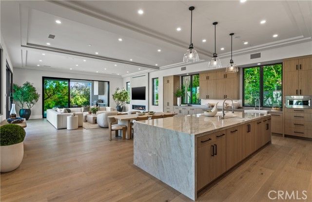 76 Hillcrest Lane, Newport Beach, CA 92660