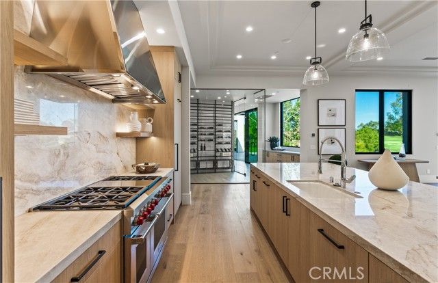 76 Hillcrest Lane, Newport Beach, CA 92660