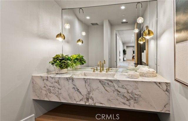 76 Hillcrest Lane, Newport Beach, CA 92660