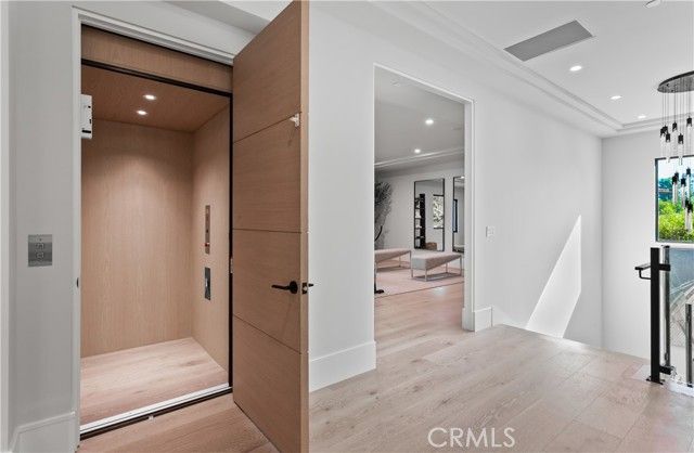 76 Hillcrest Lane, Newport Beach, CA 92660