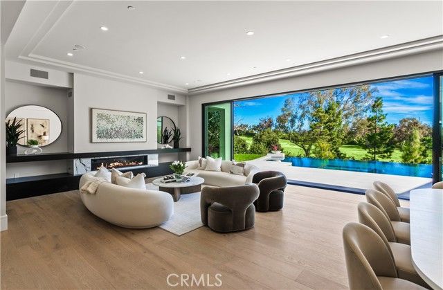 76 Hillcrest Lane, Newport Beach, CA 92660