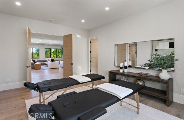 76 Hillcrest Lane, Newport Beach, CA 92660