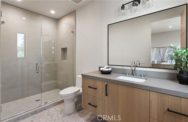 76 Hillcrest Lane, Newport Beach, CA 92660